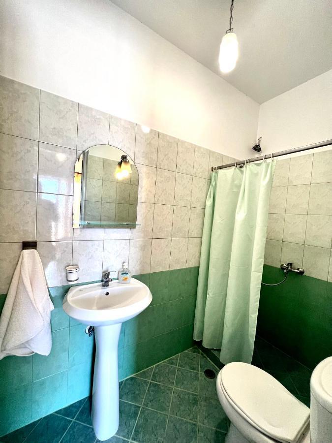 J&B Rooms Dhërmi Eksteriør billede